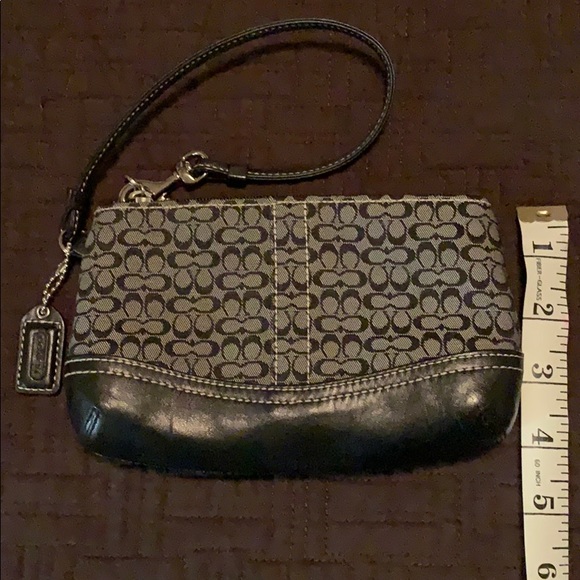 Coach Wristlet - Picture 6 of 6
